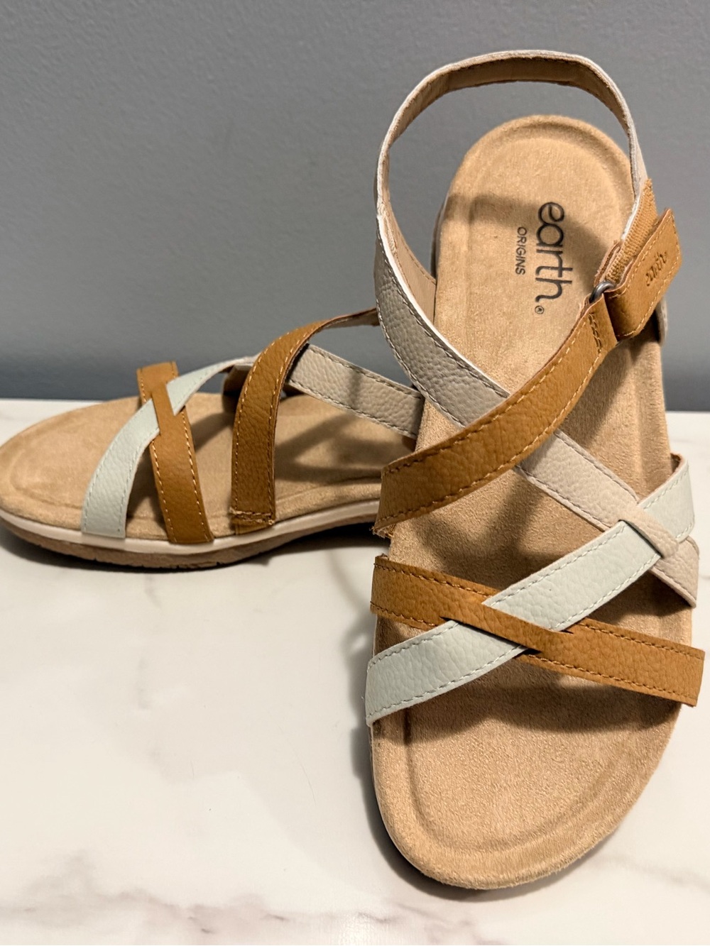 Earth Origins Two-Tone Crossband Sandals in Tan and Cream